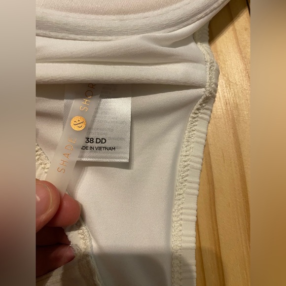 NWT Shade and Shore Bathing Suit Top - Picture 4 of 5